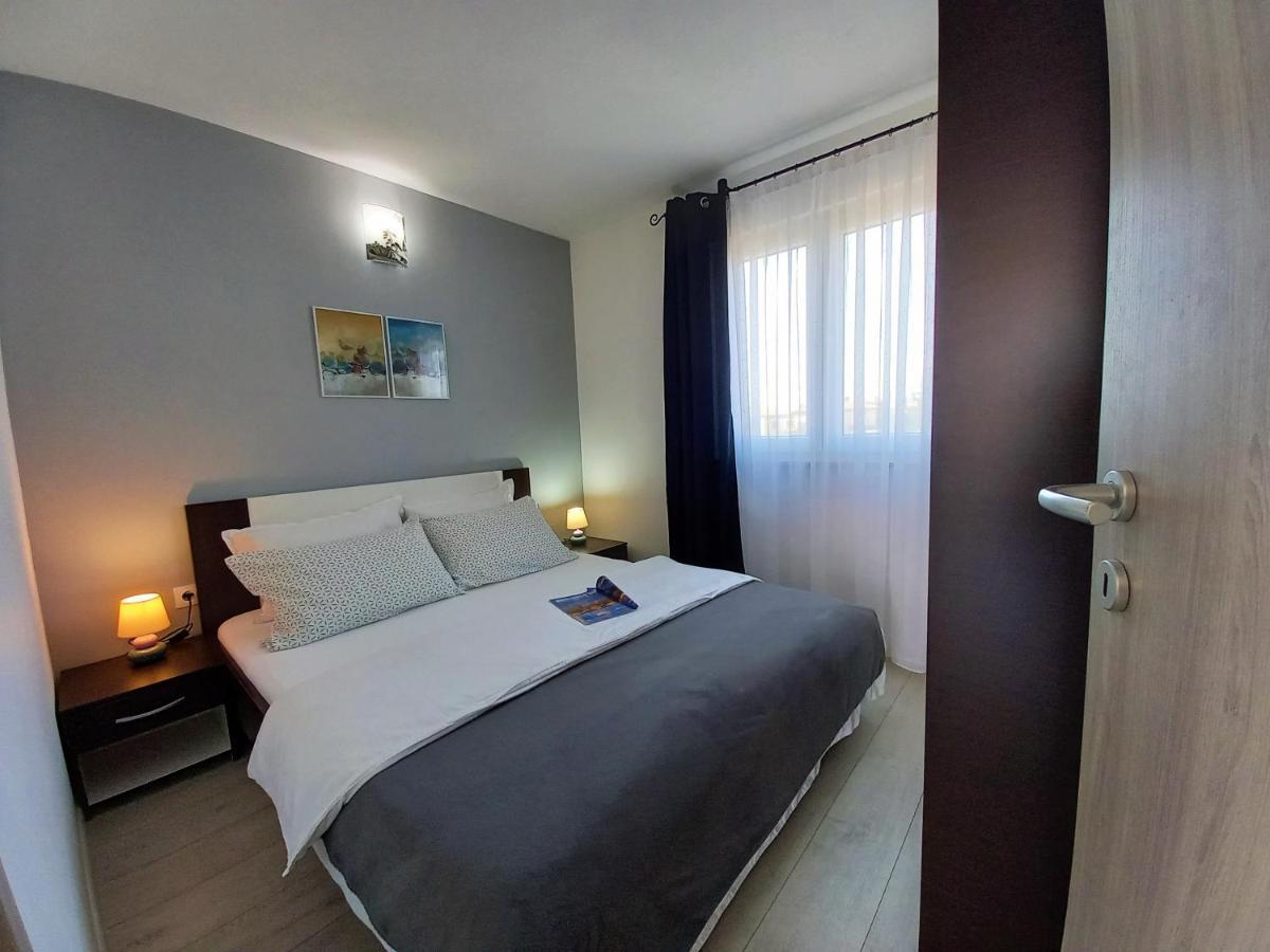Apartments Antunovic Умаг Экстерьер фото