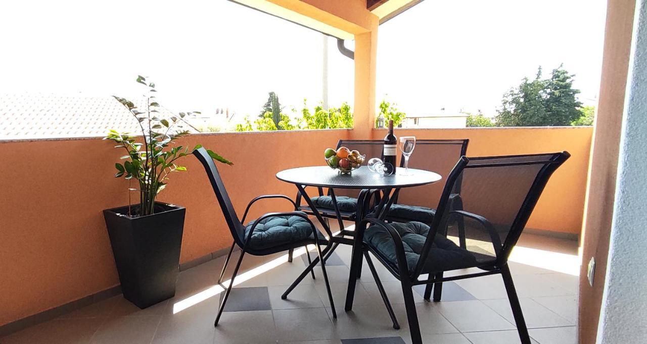 Apartments Antunovic Умаг Экстерьер фото