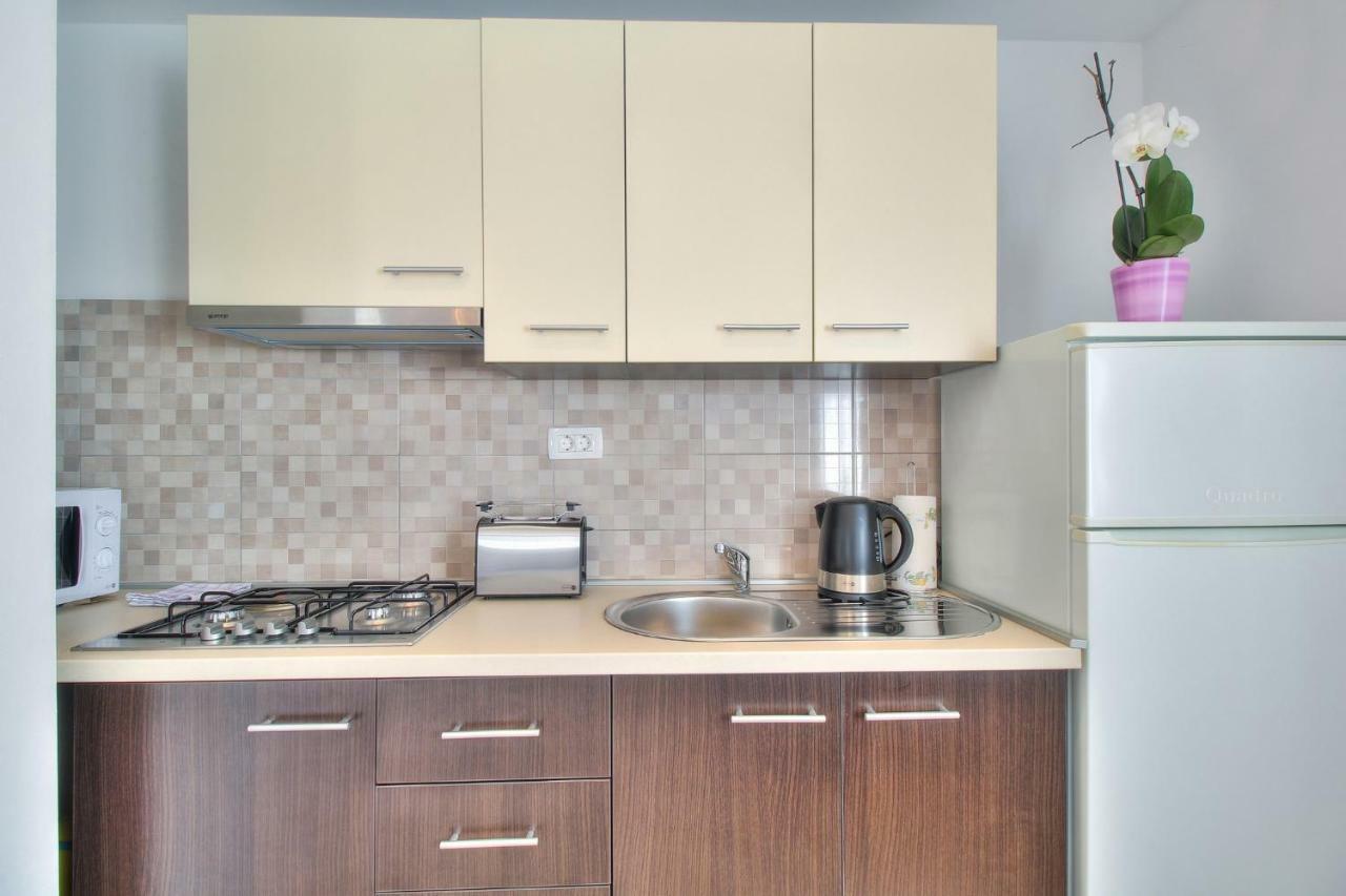 Apartments Antunovic Умаг Экстерьер фото