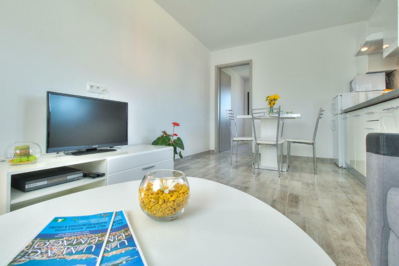 Apartments Antunovic Умаг Экстерьер фото