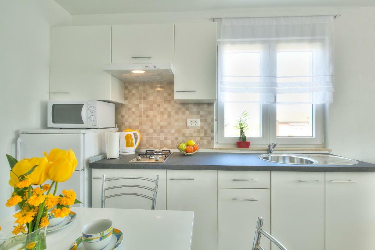 Apartments Antunovic Умаг Экстерьер фото