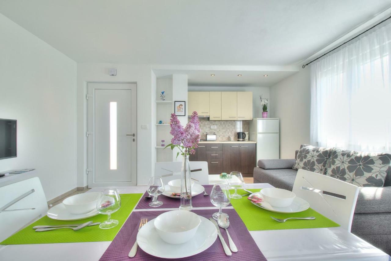 Apartments Antunovic Умаг Экстерьер фото